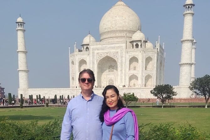 Taj Mahal day Trip from Delhi by Private Car ( Luxury & Comfort ) - Lunch at a 5-star restaurant: included value you’ll actually feel