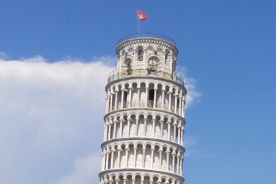 The Art of Surprising You: Pisa/Florence Luxury Limo Private Tour - Pisa Warm-Up at Piazza dei Cavalieri (A Tiny Stop That Sets the Scene)