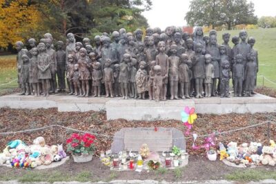 The only full Anthropoid tour with a visit to curve and Lidice, by private car - The Curve Memorial: Seeing the Heydrich Assassination Setting