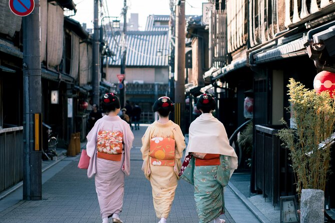 Tokyo Made Easy | Private Chauffeur Day Adventure | Car and Guide - Tsukiji Fish Market: food culture in a tight 45-minute stop