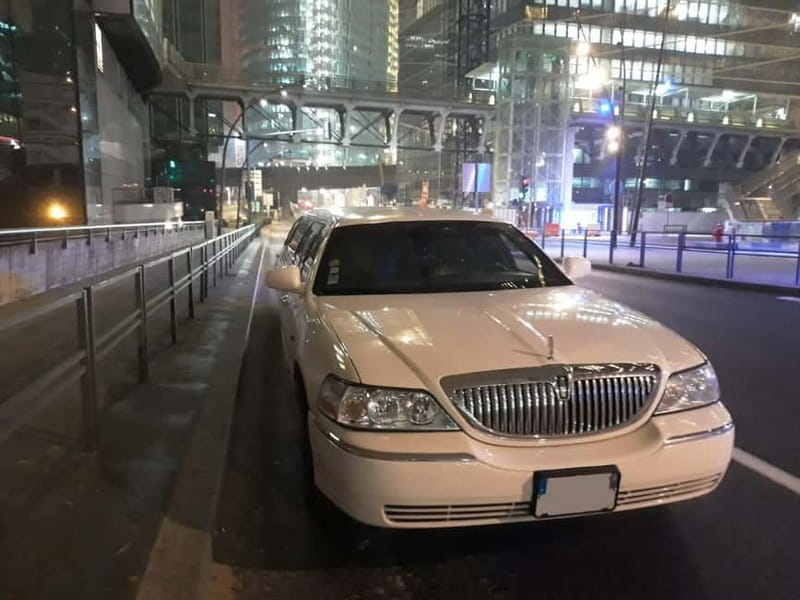 Tour of Paris by limousine by day or night. - Inside the Limo: Comfort, Amenities, and the VIP Driver