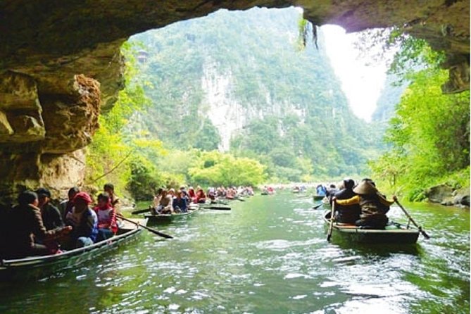 Trang An Hoa Lu Mua Cave Tour [Japanese guide, limousine bus, lunch and dinner included] - Chang An River Rafting at 13:30: A Different Feel Than the Boat