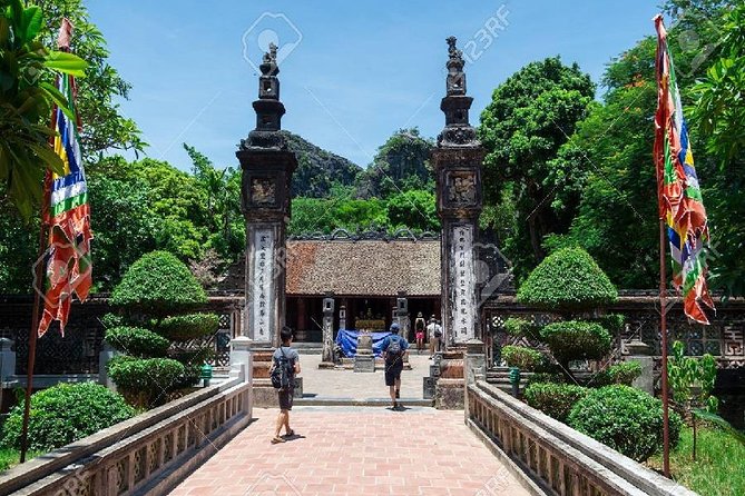 Trang An Hoa Lu Mua Cave Tour [Japanese guide, limousine bus, lunch and dinner included] - Mua Cave (Han Mua) at 16:00: The View Is the Point