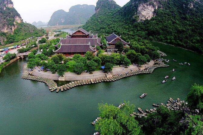 Trang An Hoa Lu Mua Cave Tour [Japanese guide, limousine bus, lunch and dinner included] - Lunch in Ninh Binh Style: Goat Meat, Scallops, and Spring Rolls