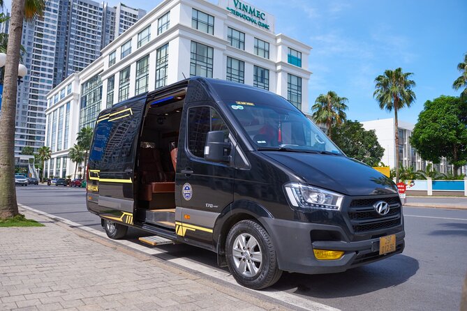 Transportation Service Hanoi - Sapa by Limousine - Hanoi to Sapa: A relaxed expressway transfer with scheduled breathing room