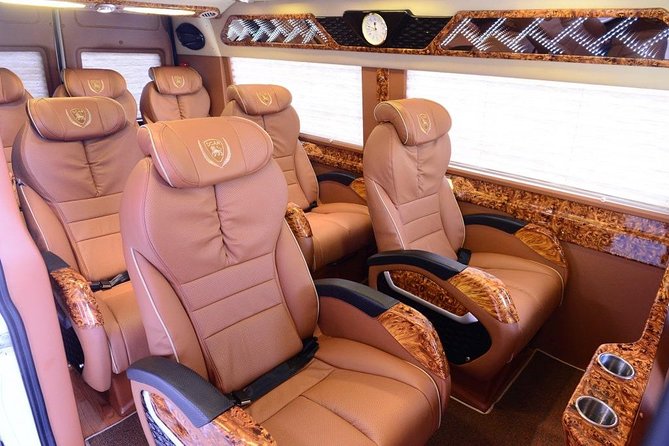 Transportation Service Hanoi - Sapa by Limousine - Timing and the 15-minute rest zone: Use it well