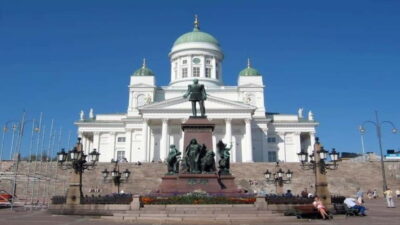 Ultimate Helsinki & Porvoo Tour– Private Car & Local Stories - Porvoo First: Cathedral Streets, Wooden Houses, and Smart Time Management