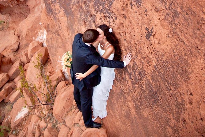 Valley of Fire Wedding by Private Limousine - Gratuities, Timing, and Photo Delivery: The Things to Budget for