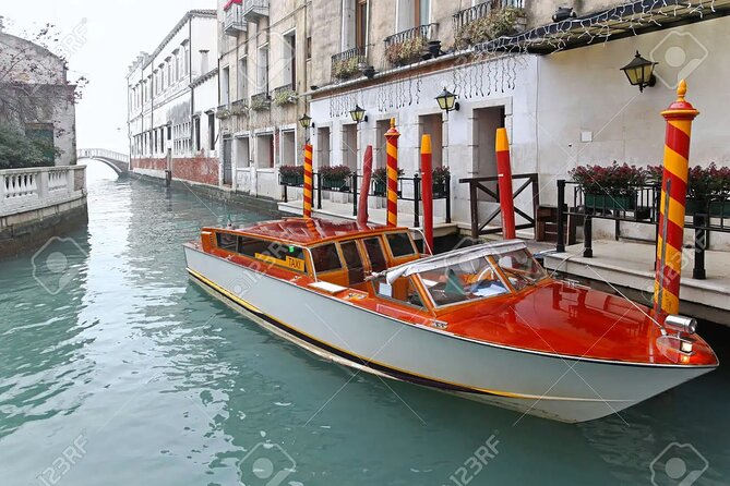 VIP Luxury Chauffeur Service – Venice to Dolomites, Cortina - On board: WiFi, water, and little comforts that add up