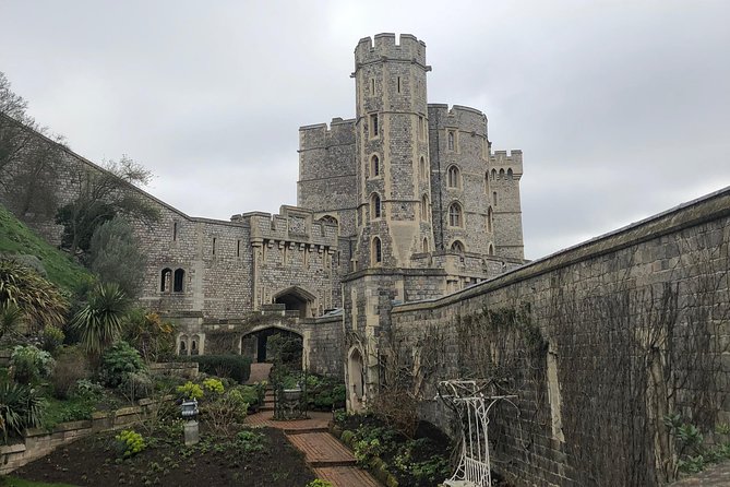 Windsor Castle and Eton College Private Car with Driver Guide - Windsor Castle: State Apartments, art, armor, and the chapel where history happened