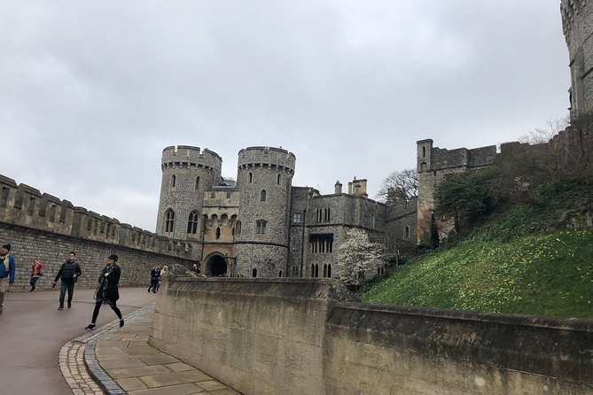 Windsor Castle and Hampton Court Private Car with Driver Guide - A Private Car Day Trip That Actually Feels Like a Break