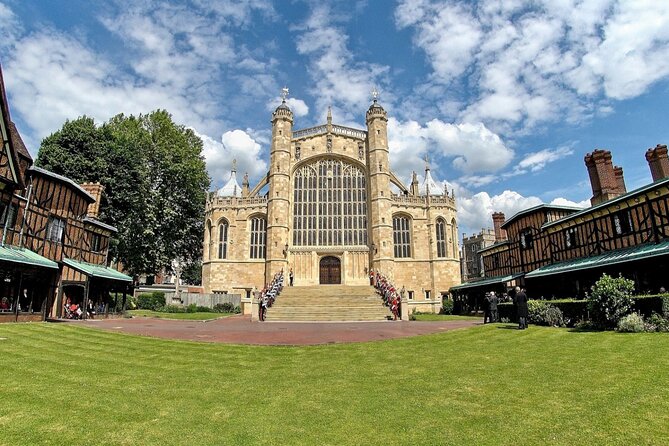 Windsor Castle, Stonehenge & Oxford Private Car Tour from London - Oxford walking tour: college architecture plus the big-name stories