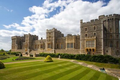 Windsor Castle, Stonehenge & Oxford Private Car Tour from London - Stonehenge: getting the visitor-centre context before you walk up